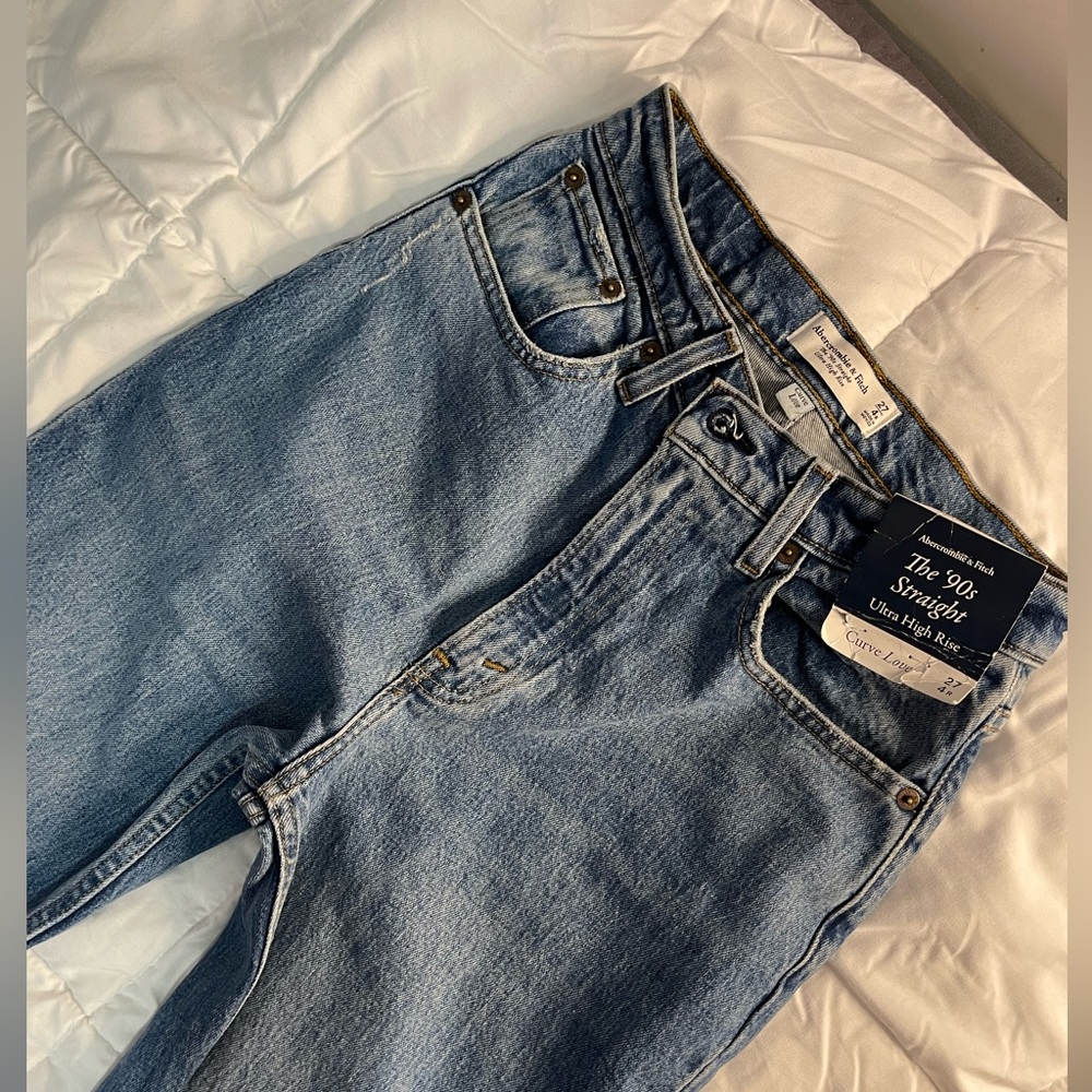 NWT Abercrombie & Fitch ultra high rise jeans size 27